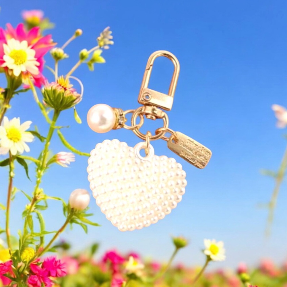 NWT Faux Pearl Heart Beaded Bag Charm or Keychain. Bag and Keys Accessories - Picture 6 of 12